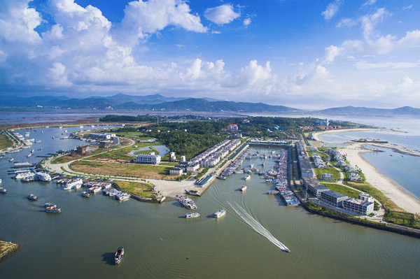 Hoàng hôn trên thị trấn Cát Bà